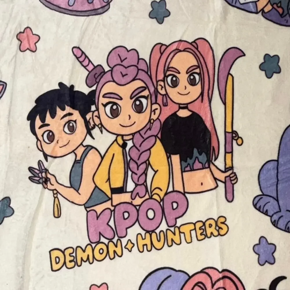 KPop Demon Hunters Fleece Throw Blanket My Little Soda Pop Plush NWOT Soft Rumi